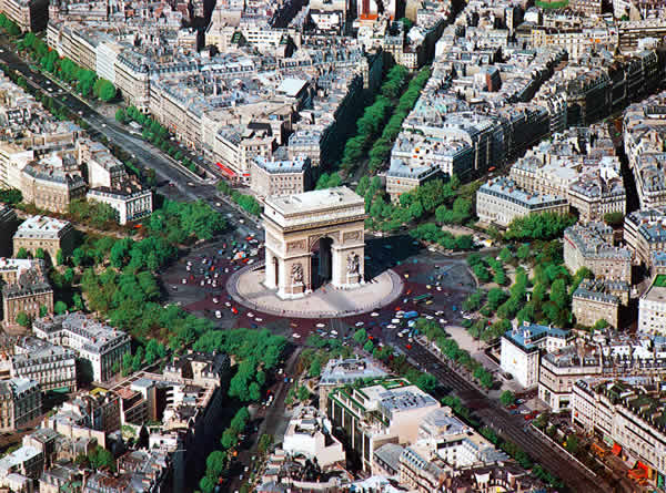 pra__a_charles_de_gaulle_Paris.jpg