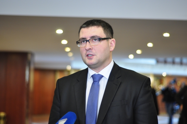 giorgi_sigua_evropashi_mzareulad_shveitsarad_da_martskvis_mkrefavad_mushaobda_9697.jpg