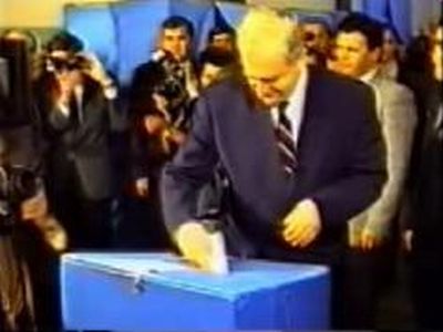 gamsaxurdia_referendumze.jpg