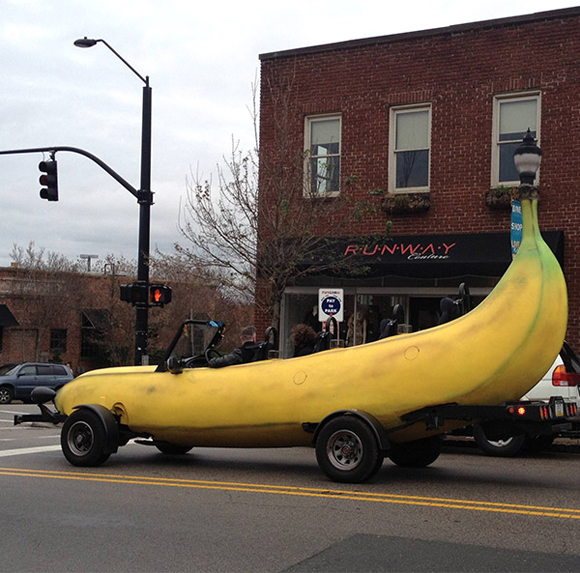 Big_Banana_Car.jpg