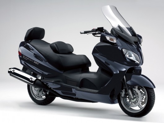 aprilia_srv_850_maxi_scooter_super_41.jpg