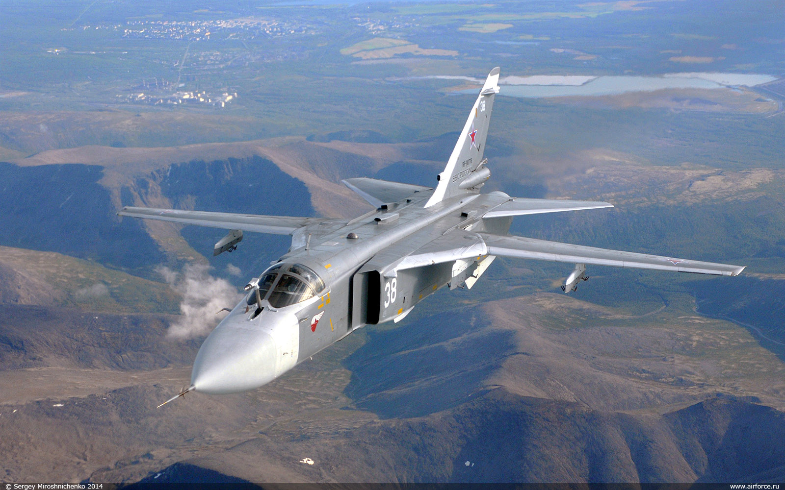 s_miroshnichenko_su_24m_38_1600.jpg