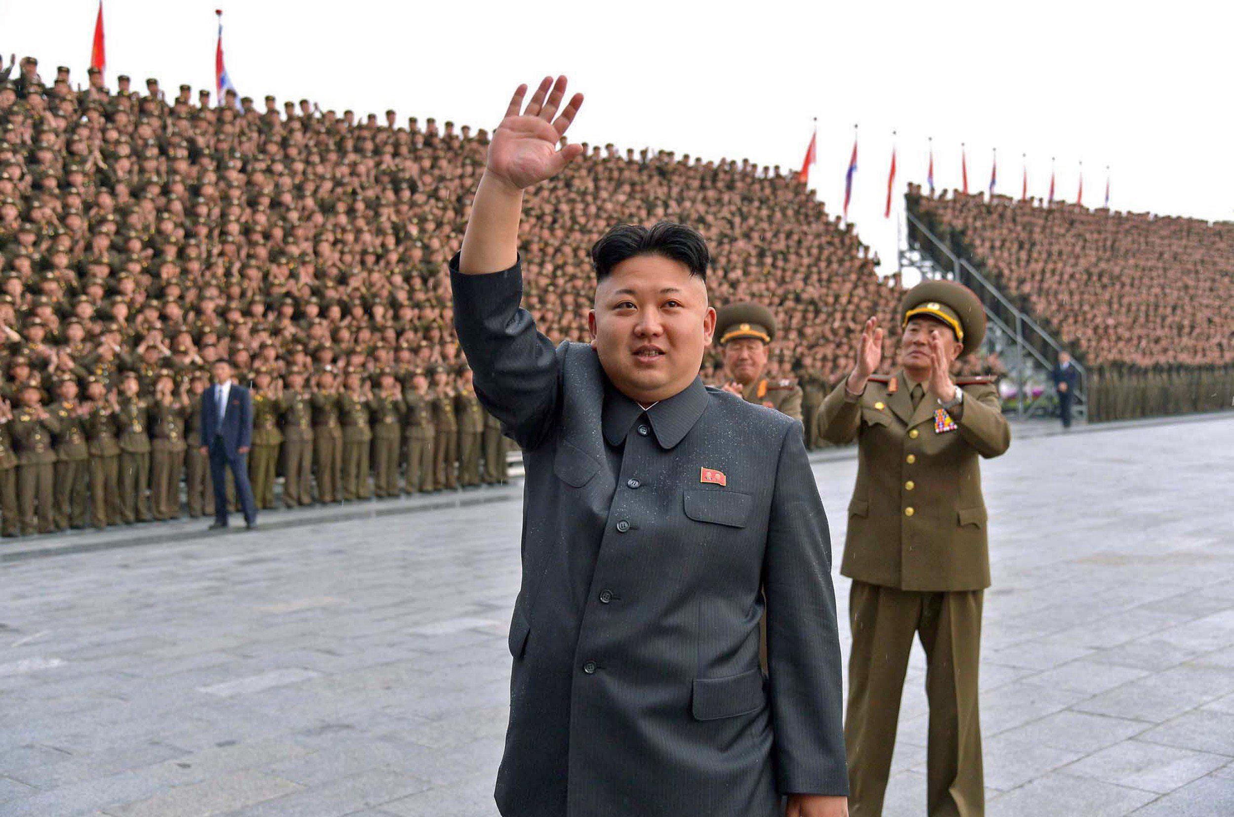 kim_jong_un_wave1.jpg