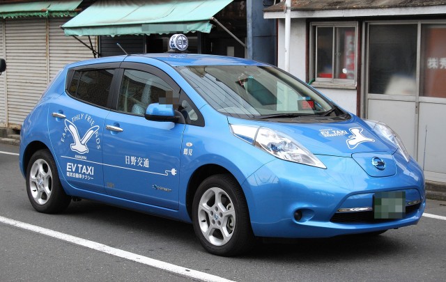 Nissan_Leaf_hino_koutsu_640x405.jpg