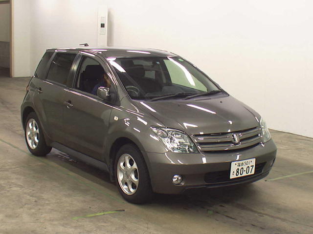 toyota_ist_a1241094602b2657454_orig.jpg
