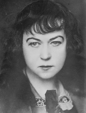 300px_Alexandra_Kollontai.jpg