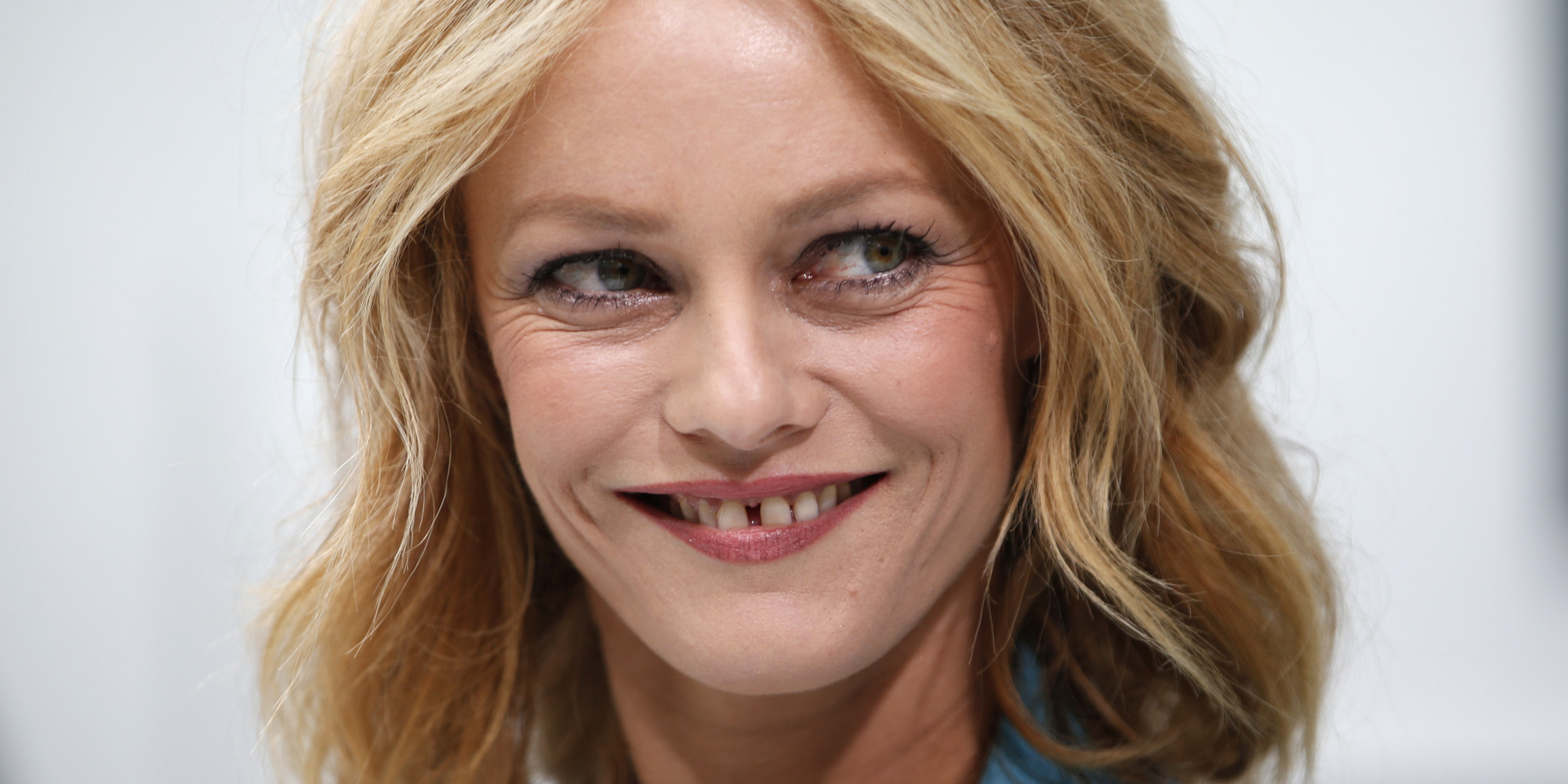 o_VANESSA_PARADIS_facebook.jpg
