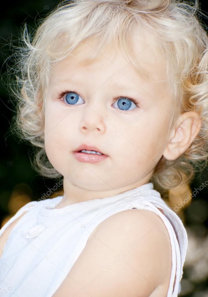 depositphotos_6676627_stock_photo_cute_baby_girl.jpg