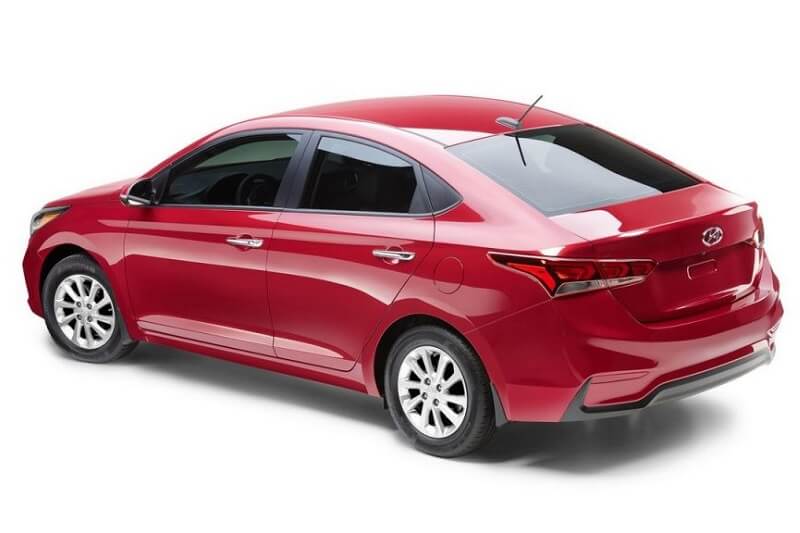 New_Hyundai_Verna_2017_Rear_Three_Quarter.jpg
