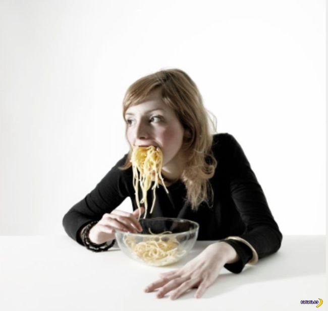 1368602177_women_eating_pasta_21.jpg