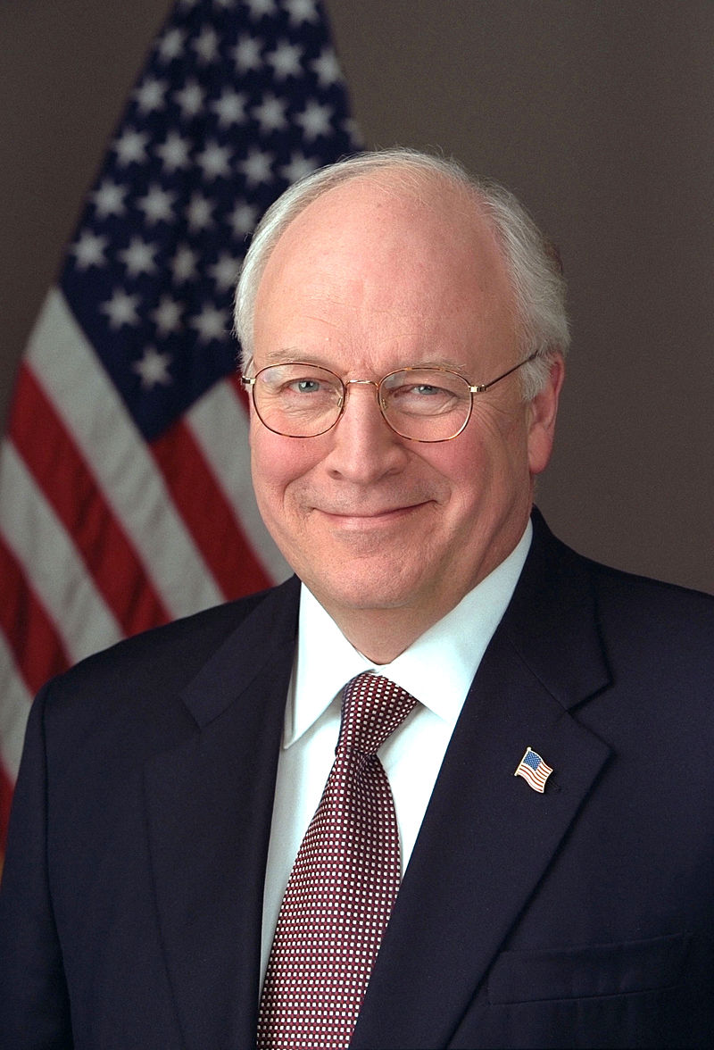 800px_Richard_Cheney_2005_official_portrait.jpg