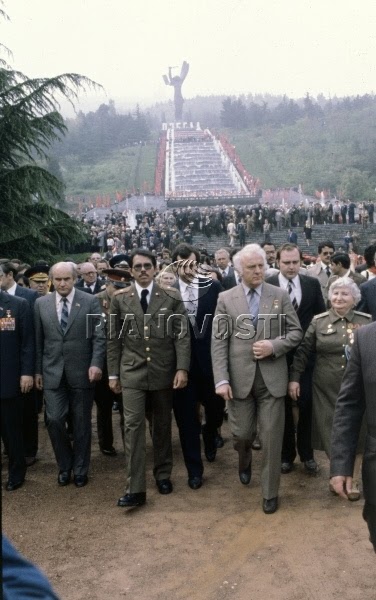 9_mayo_1982_vista_Tbilisi_junto_a_Secretary_of_the_Central_Committee_of_the_Communist_Party_of_Georgia_Eduard_Shevardnadze.jpg