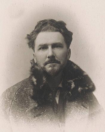 Ezra_Pound_passport_photograph_undated.jpg