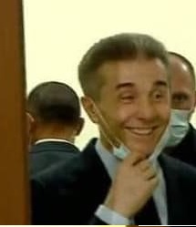 JzieUi3UiJFW_.jpg
