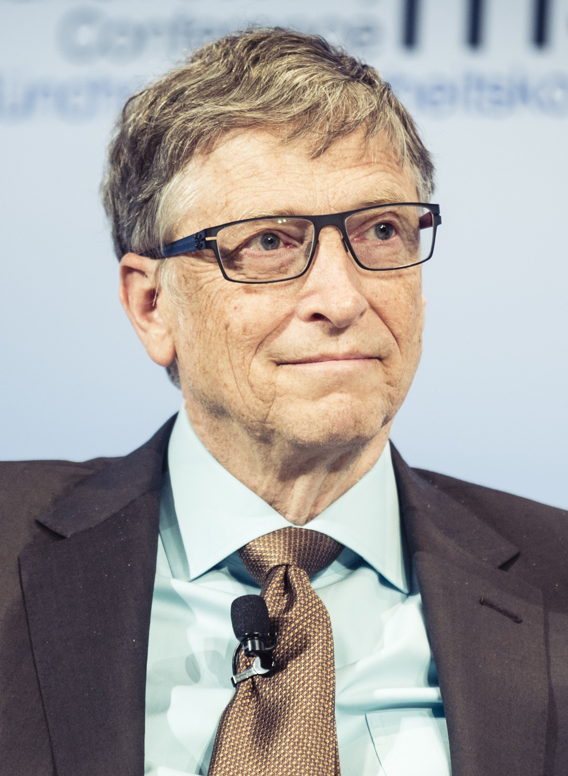 Bill_Gates_2017__cropped_.jpg