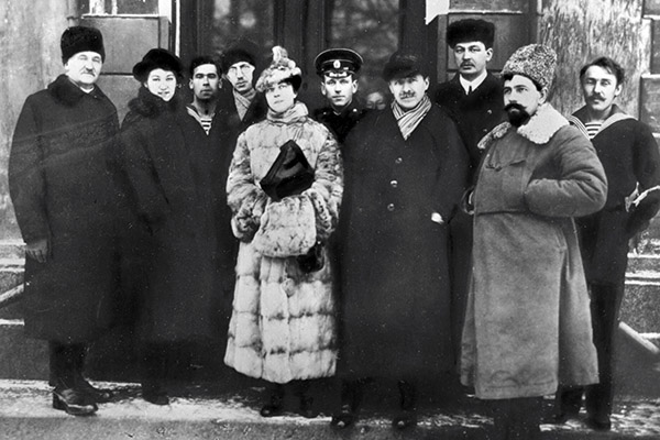 kolontai.jpg