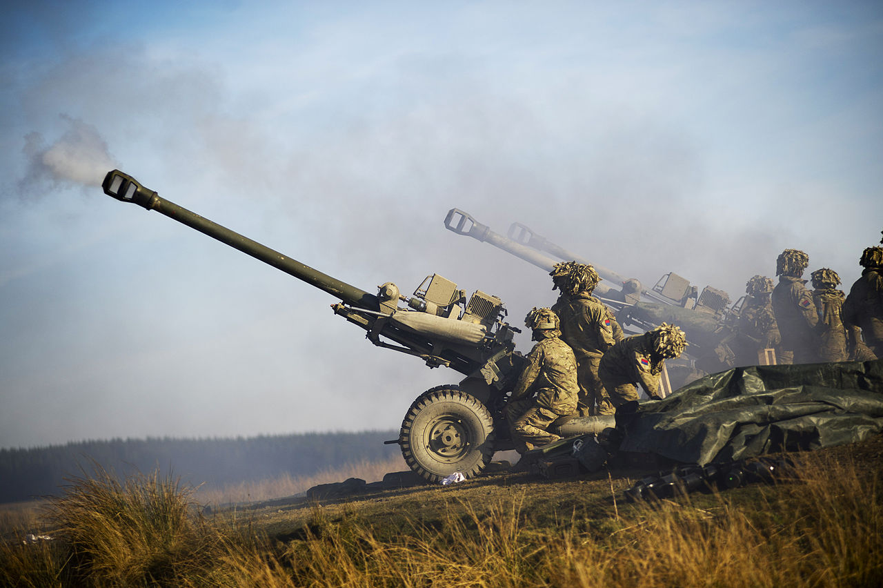 1280px_Royal_Artillery_Firing_105mm_Light_Guns_MOD_45155621.jpg
