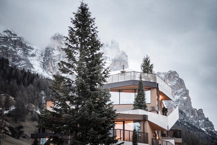 mountains_becomes_abstract_conceptual_inspiration_contemporary_tofana_hotel_san_cassiano_caandesign_02_696x464.jpg