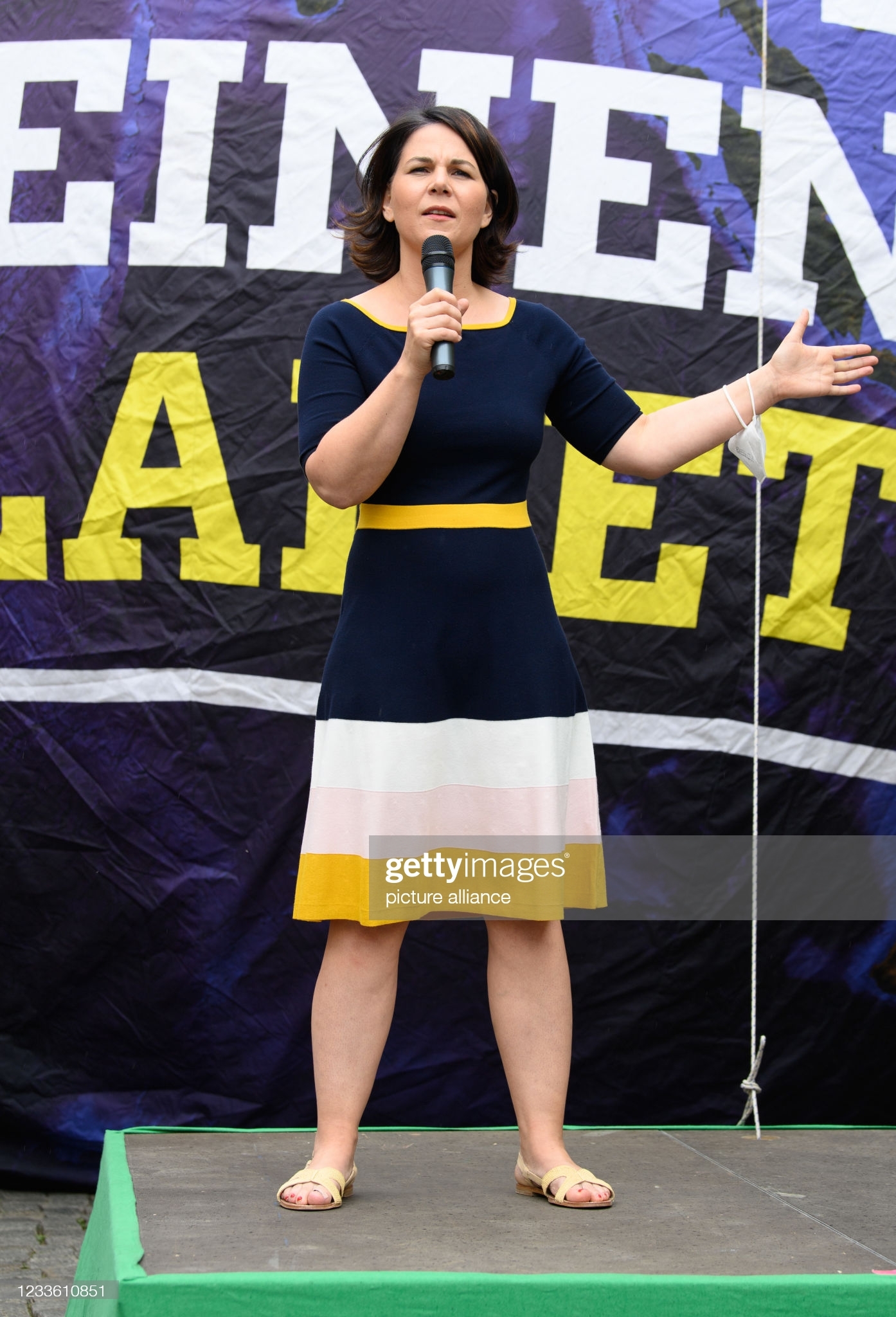 Annalena_Baerbock_Feet_6174439.jpg
