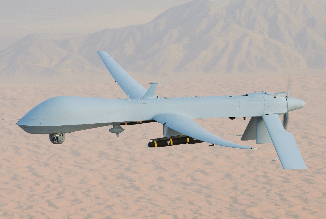 MQ_1_Predator__armed_with_AGM_114_Hellfire_missiles.jpg