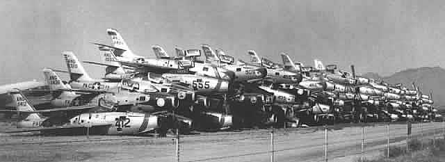 f84f_thunderstreaks_davis_monthan_amarg.jpg