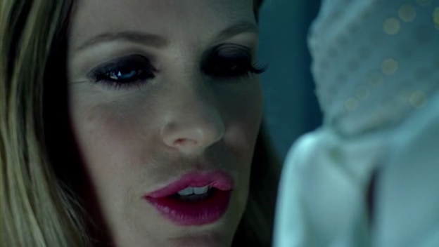 Onelinkmoviez.com_true.blood.0301.hdtv.xvid_notv.avi_002550047.jpg