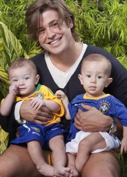 dado_dolabella_e_filhos_eduardo_joa.jpg