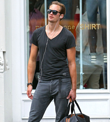 Alexander_Skarsgard_Hotel_Soho_New_York_08102011_Lead01.jpg