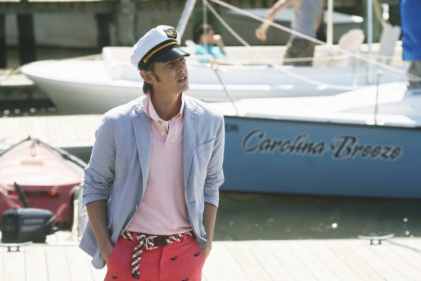 Revenge_Episode_1_01_Pilot_Promotional_Photos_revenge_tv_show_25492096_595_397.jpg