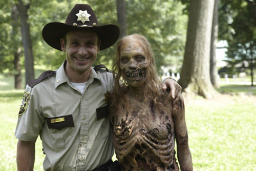 the_walking_dead_3_the_walking_dead_24037474_500_333.jpg