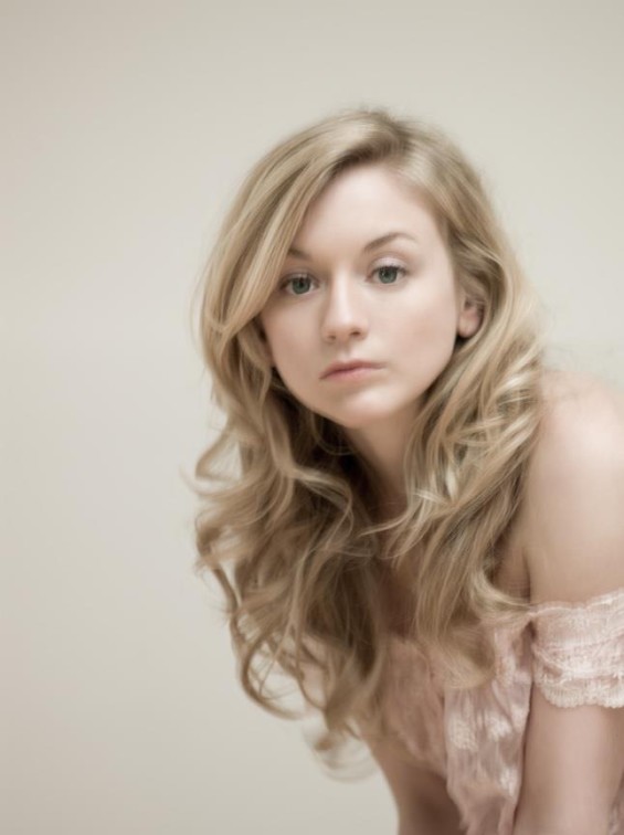 emily_kinney_beth_greene_walking_dead_003_565x756.jpg