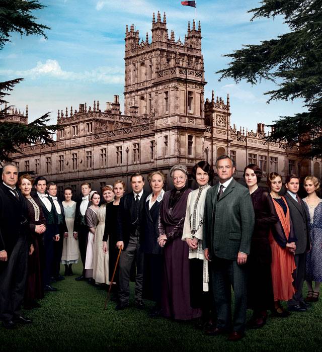 downton_abbey_series_4_cast_photo.jpeg