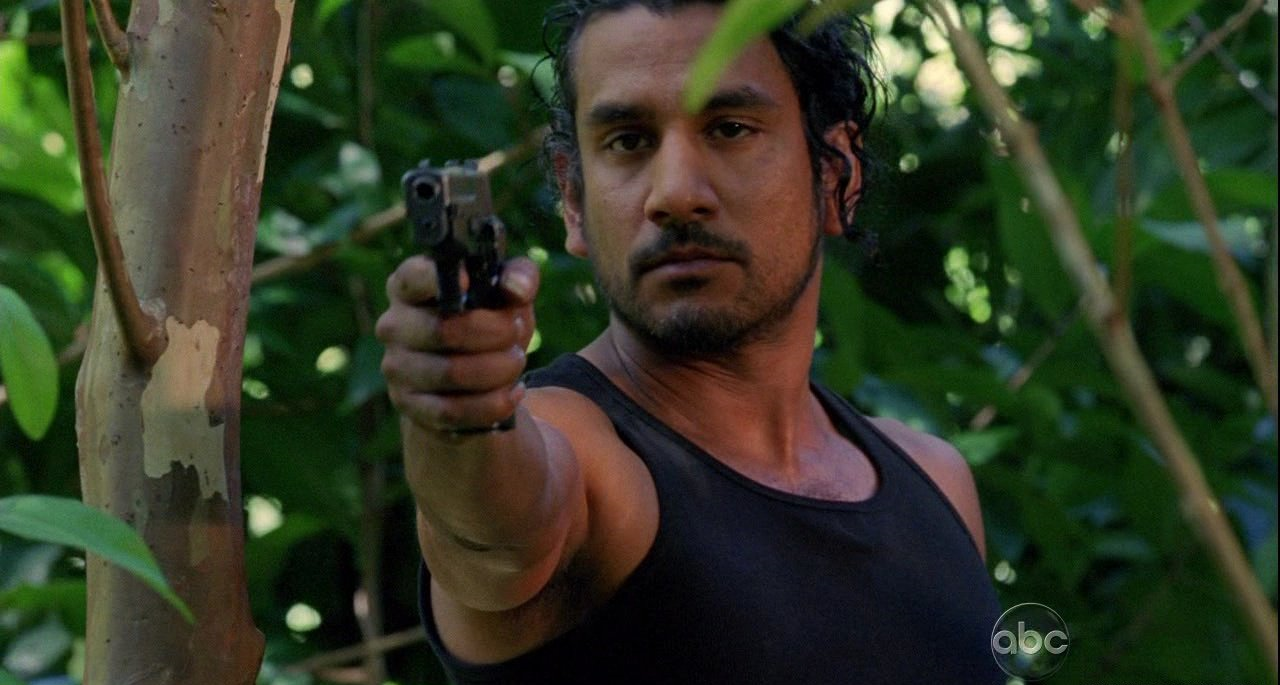 5x15_Sayid_shoots.png