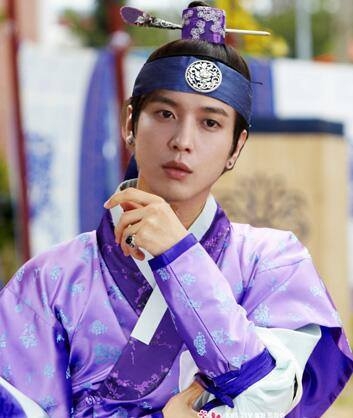 jung_yong_hwa.jpg