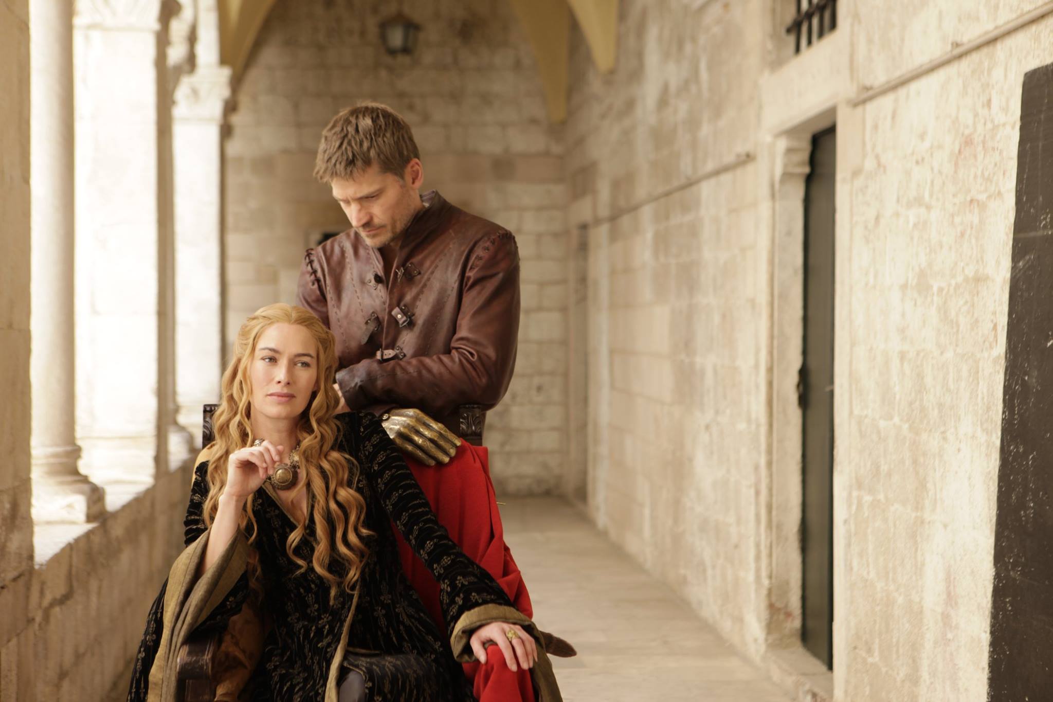 Lena_Headey_and_Nikolaj_Coster_Waldau_TV_Guide_game_of_thrones_38349699_2048_1365.jpg