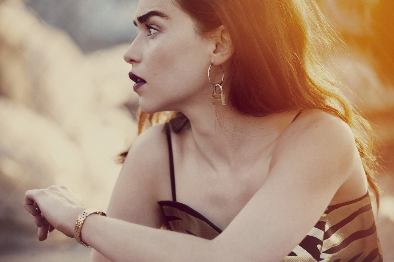 emilia_clarke_yahoo_style_uk_magazine.jpg