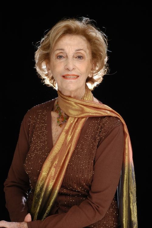 kinopoisk.ru_Hilda_Bernard_1176980.jpg
