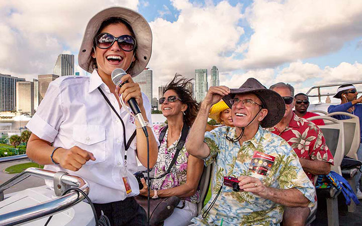 Big_Bus_Tours_Miami_Guide_Passengers_12_01_17.jpg