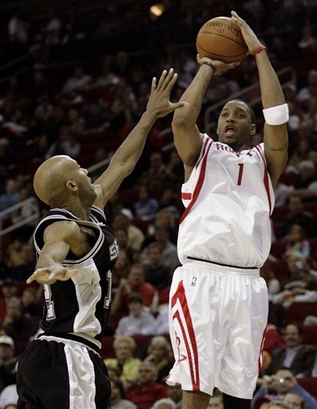 capt.96861b7e9e09446a8a6b39c0e04769eb.spurs_rockets_basketball_htr110.jpg