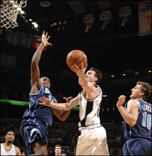 ginobili_300_070330.jpg