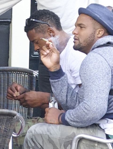 deandre_jordan_amsterdam_smoking_joint_photos_0120_480w.jpg