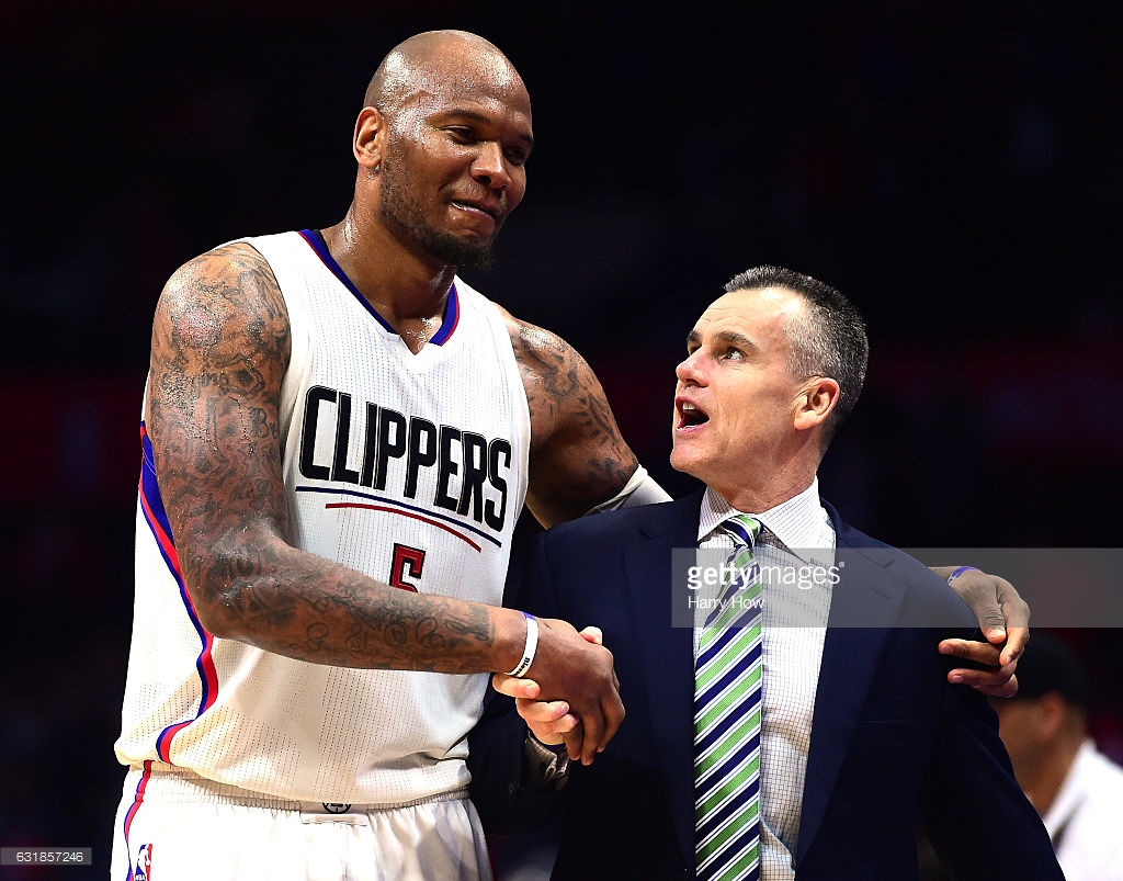 marreese_speights_of_the_clippers_shakes_hands_with_head_coach_billy_picture_id631857246.jpg