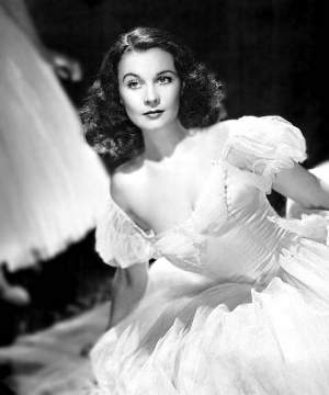 vivien_waterloobridge_whitedress.jpg