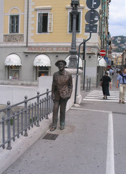 250px_Joyce_in_Trieste.jpg