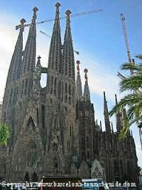 sagrada_familia_01.jpg