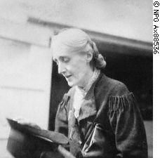 1063930946_giniaWoolf.jpg