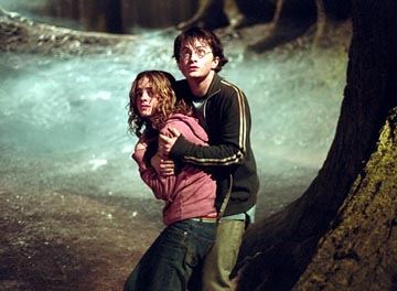 360_http_3A_2F_2Fus.ent4.yimg.com_2Fmovies.yahoo.com_2Fimages_2Fhv_2Fphoto_2Fmovie_pix_2Fwarner_brothers_2Fharry_potter_and_the_prisoner_of_azkaban_2F_group_photos_2Fdaniel_radcliffe2.jpg