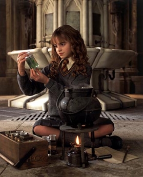 345_http_3A_2F_2Fus.ent4.yimg.com_2Fmovies.yahoo.com_2Fimages_2Fhv_2Fphoto_2Fmovie_pix_2Fwarner_brothers_2Fharry_potter_and_the_chamber_of_secrets_2Femma_watson_2Fharry.jpg