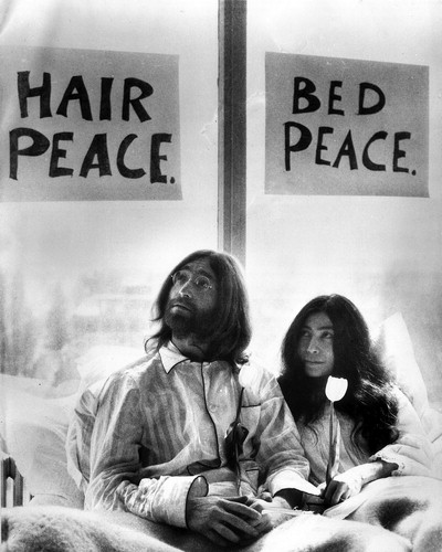lennon_john_photo_xl_john_lennon_6211112.jpg
