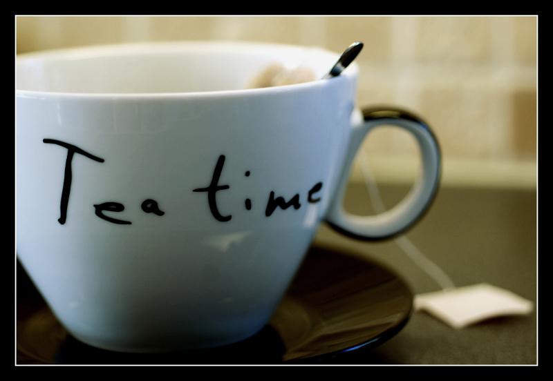 tea_time_by_ZiggetyZag.jpg